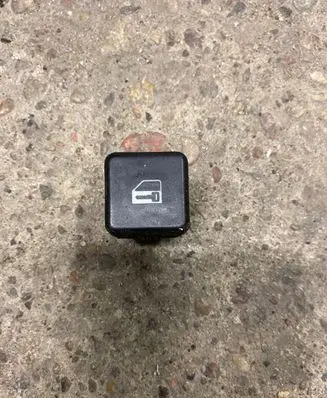 BMW 5 E39 Central locking switch button 8360828