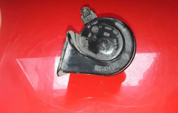 Skoda Octavia Mk2 (1Z) Horn signal E9011157