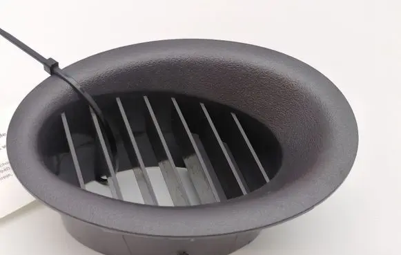 Rear air vent grill