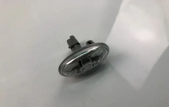 Front fender indicator light
