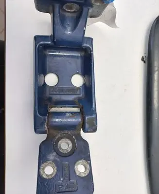 Volkswagen Crafter Rear door lower hinge