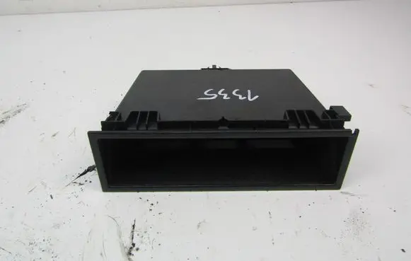Volkswagen Golf IV Glove box 