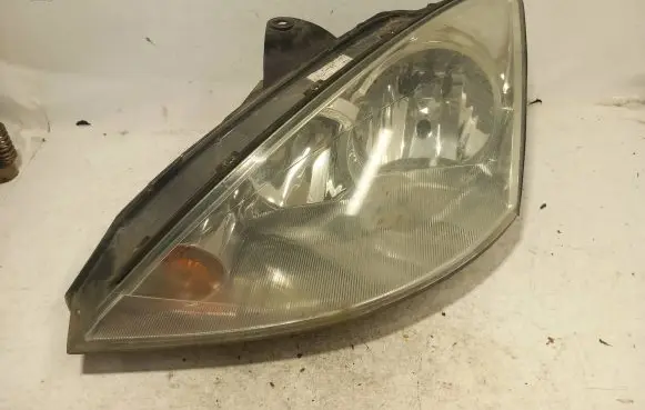 Ford Focus Headlight/headlamp 2M5113W030BD