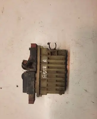 Opel Astra G Coolant fan relay 09131732