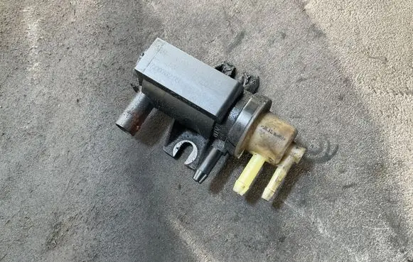 Mercedes-Benz Sprinter W906 Turbo solenoid valve A0091533128 70078208 17T411