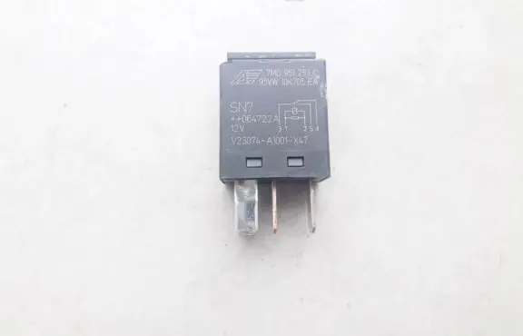 Volkswagen Touran I Other relay 7m0951253c 95vw10k705ea