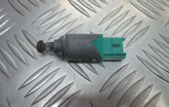 Renault Scenic II - Grand scenic II Clutch pedal sensor 8200168240-B