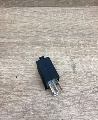 Volkswagen PASSAT B6 Other relay 7M0951253C