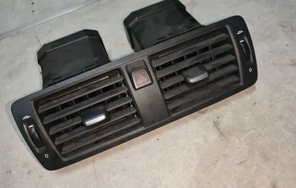 Volvo V50 Dash center air vent grill 505068