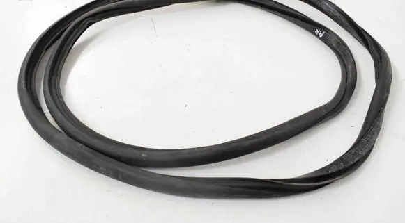 Skoda Superb B6 (3T) Rubber seal front coupe door 3T0867365