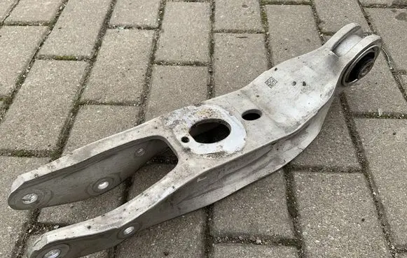 Audi Q7 4M Rear upper control arm/wishbone 4M0505311J