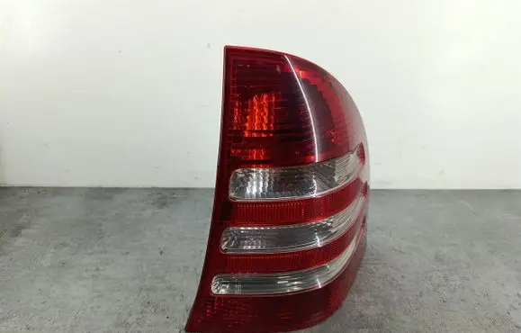 Mercedes-Benz C W203 Rear/tail lights UL0-3313R