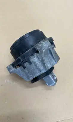 BMW X3 G01 Engine mount bracket 6860472