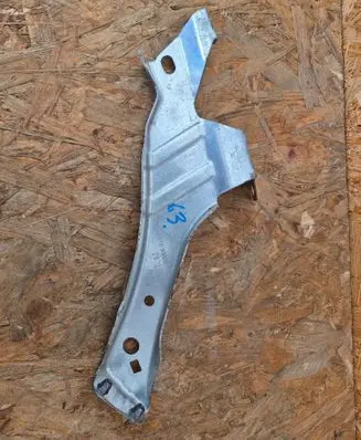 Ford Focus Fender mounting bracket JX7b-a16018-ad