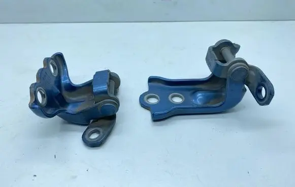 Subaru Forester SK Rear door hinge set 60479SJ020 60479SJ000