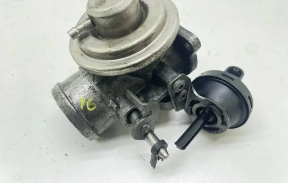 Audi A4 S4 B7 8E 8H Throttle valve