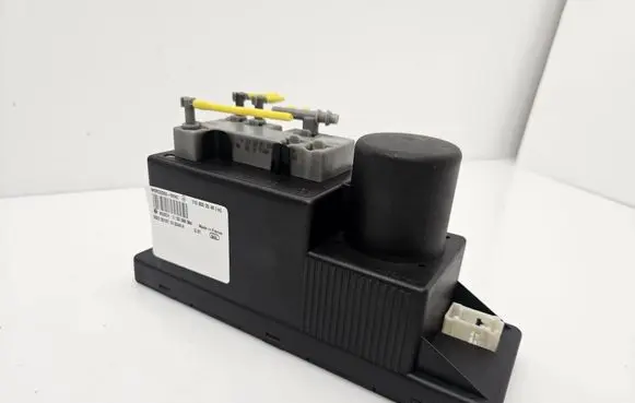 Mercedes-Benz E W210 Central locking vacuum pump 2108002548 0132006364