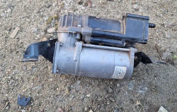 Mercedes-Benz E W213 Air suspension compressor/pump a2133206104