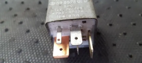 Audi A8 S8 D2 4D Other relay 8A0951253B 899578000
