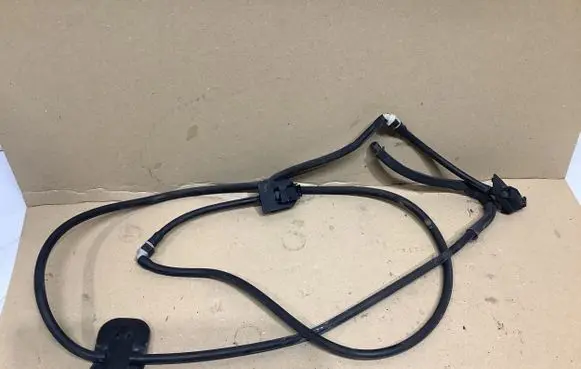 Windshield washer spray nozzle