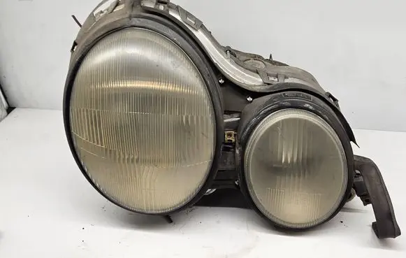 Mercedes-Benz E W210 Headlight/headlamp 14434600