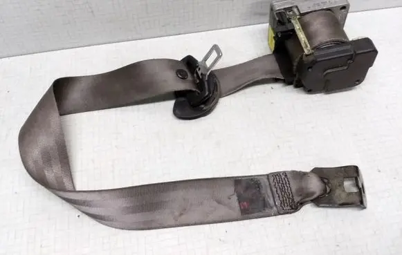 Seat Leon (1M) Front seatbelt 1M0857705A