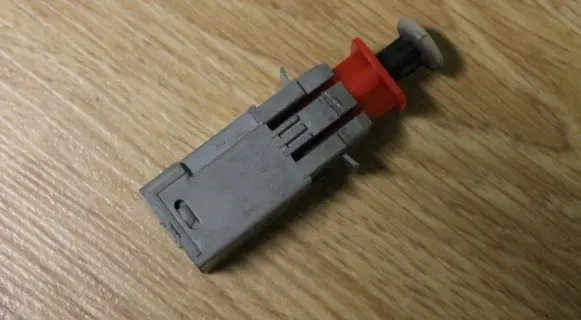 Opel Zafira B Brake pedal sensor switch 55701396 869619858