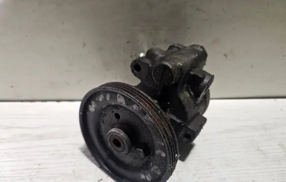 Renault Scenic I Power steering pump 7700840106 7846075