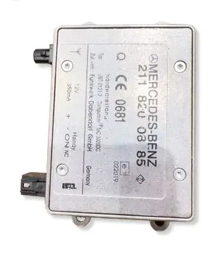 Mercedes-Benz CLS C218 X218 Aerial antenna amplifier 2118200885 09701212