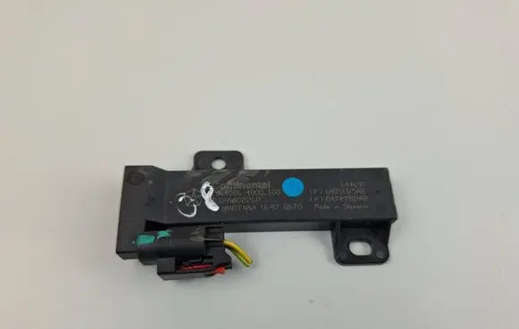 Chrysler Pacifica Aerial antenna amplifier 68051315AB 032AA0226P