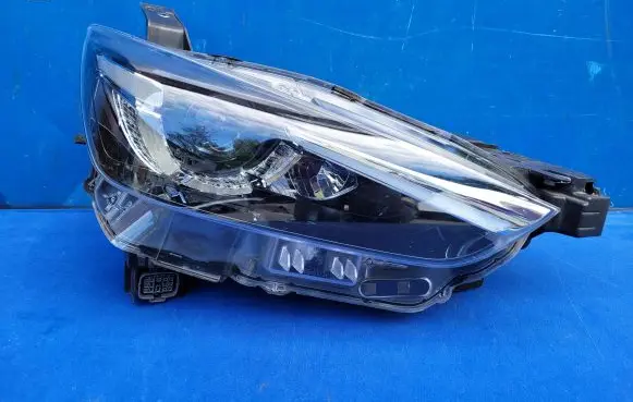 Mazda CX-3 Headlight/headlamp D10E51030 FULLLED