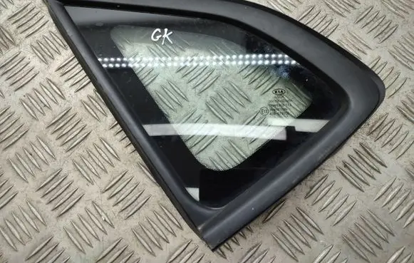 KIA Ceed Rear side window
