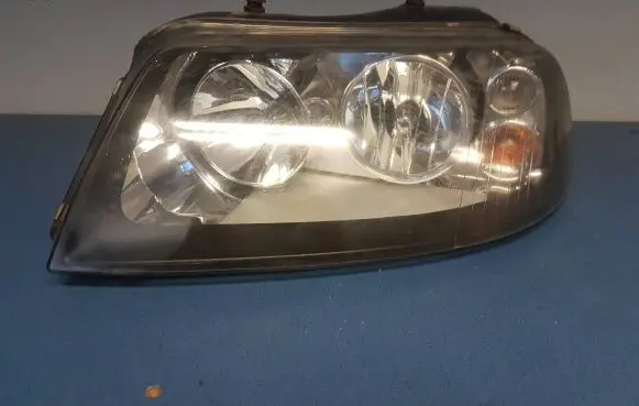 Volkswagen Sharan Headlight/headlamp 084411148L