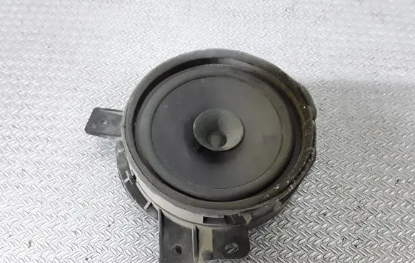 Mitsubishi Grandis Rear door speaker MR986443