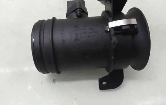 Audi A8 S8 D2 4D Mass air flow meter 0280218069
