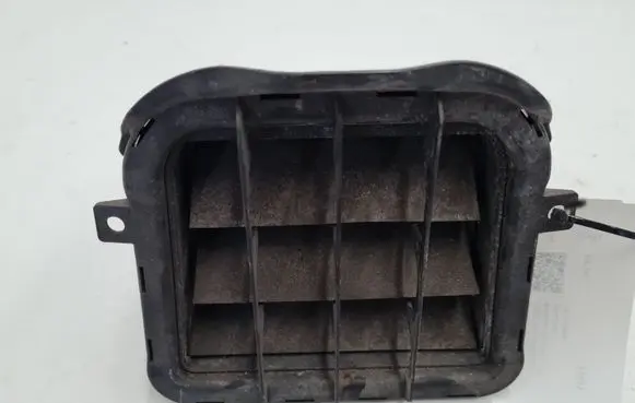 Audi A4 S4 B8 8K Quarter panel pressure vent 8K0819161B