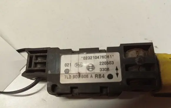Volkswagen Phaeton Airbag deployment crash/impact sensor 7L0909606A