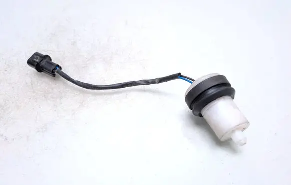 Hyundai i40 Windshield washer fluid level sensor