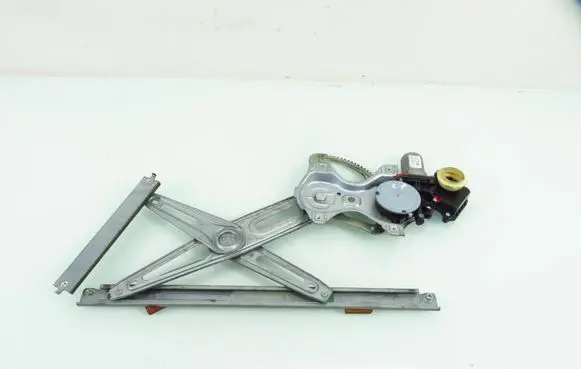 Toyota Auris 150 Front door window regulator with motor 975514102