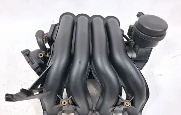 Volkswagen PASSAT B5 Intake manifold 06B133210B