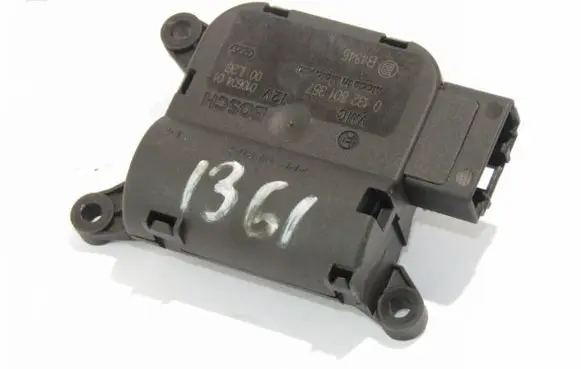 Volkswagen Polo IV 9N3 Air flap motor/actuator 0132801357