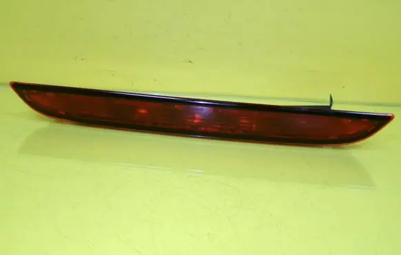 Third/center stoplight