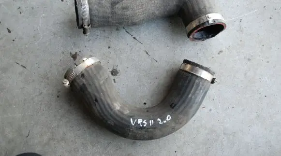 Skoda Octavia Mk2 (1Z) Air intake hose/pipe 170KM
