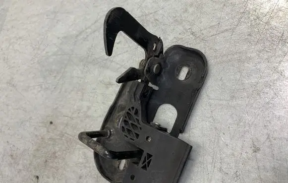 Volkswagen Golf Plus Engine bonnet/hood lock/latch loop/hook 1T0823480A