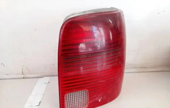 Volkswagen PASSAT B5 Rear/tail lights 3b9945112