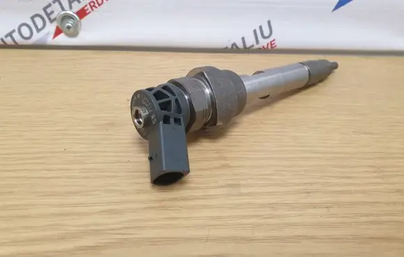 BMW 2 F22 F23 Fuel injector 8514146 0445110613