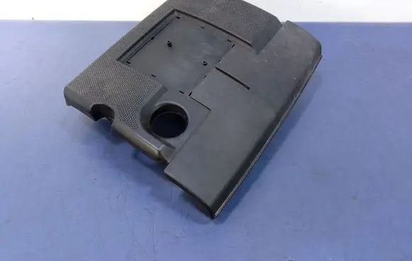Volkswagen Polo Air filter box 03E129607