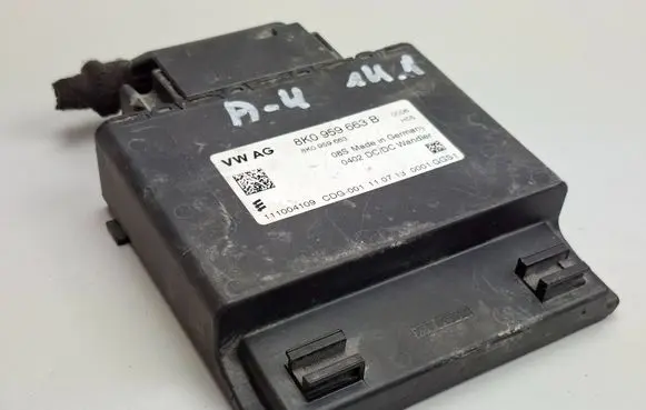 Audi S5 Voltage converter/converter module 8K0959663B 8K0959663