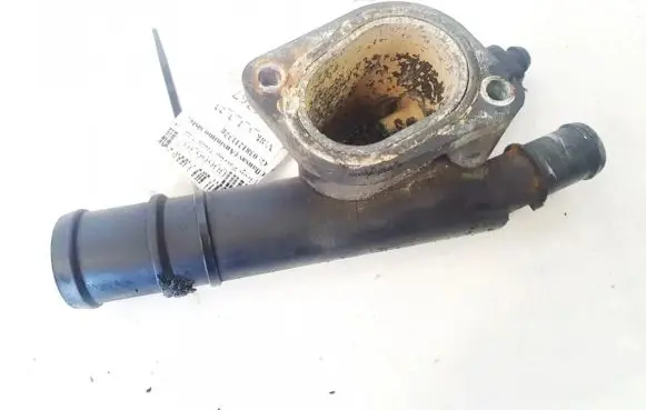 Jeep Patriot Engine coolant pipe/hose 038121132g