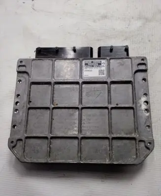 Toyota Avensis T270 Engine control unit/module 8966105F20